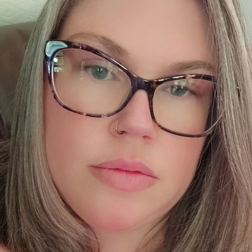 Meet your Posher, Elyse